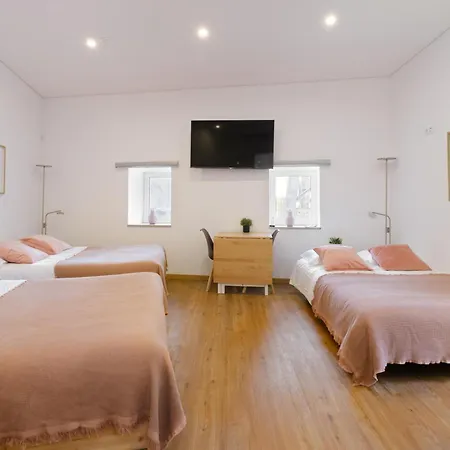New! House With Hot Tub By Douro River & Iconic Bridge بيت للعطل