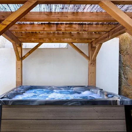 New! House With Hot Tub By Douro River & Iconic Bridge بيت للعطل